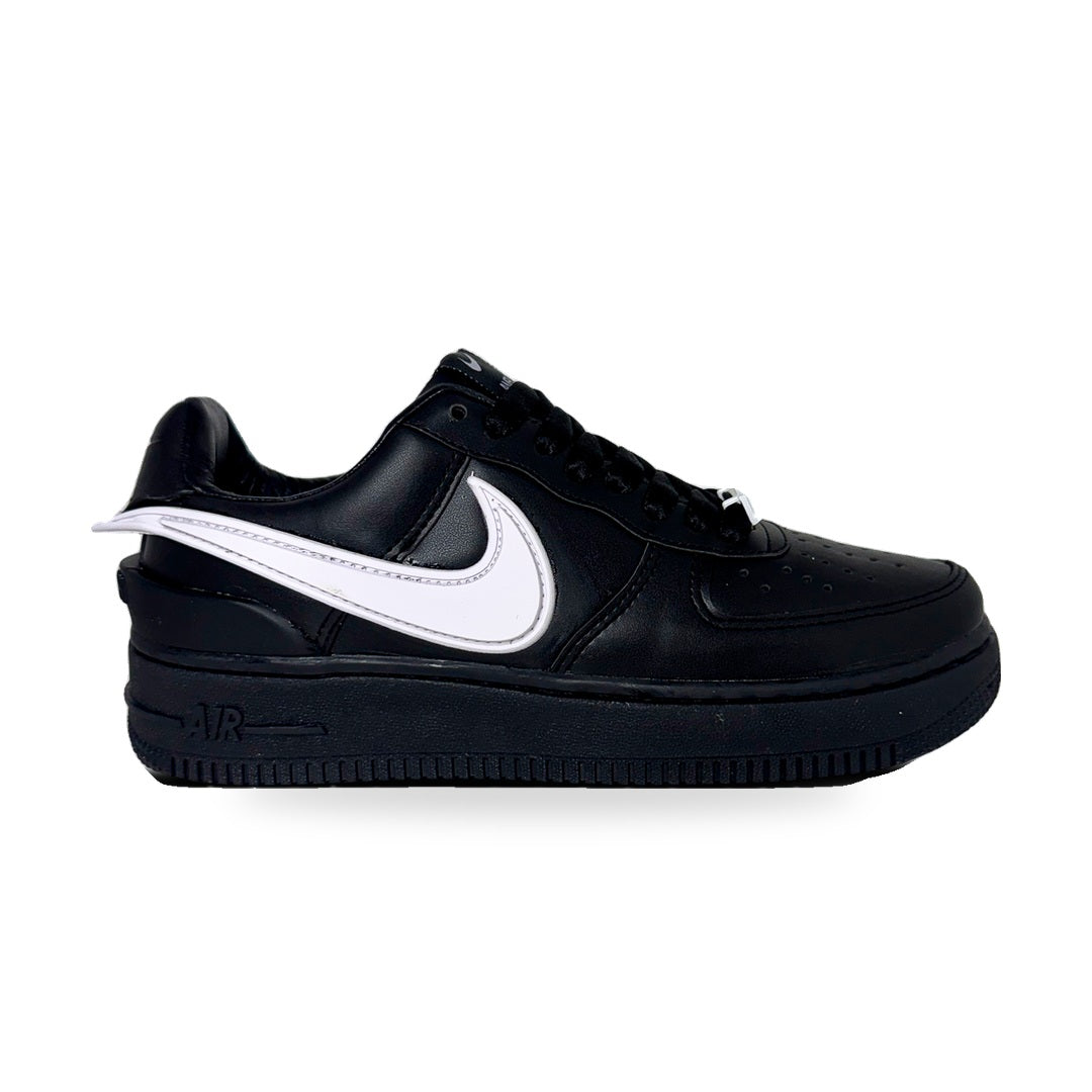 AF1 Ambush Preto/Preto/Branco — imagem principal Mandela