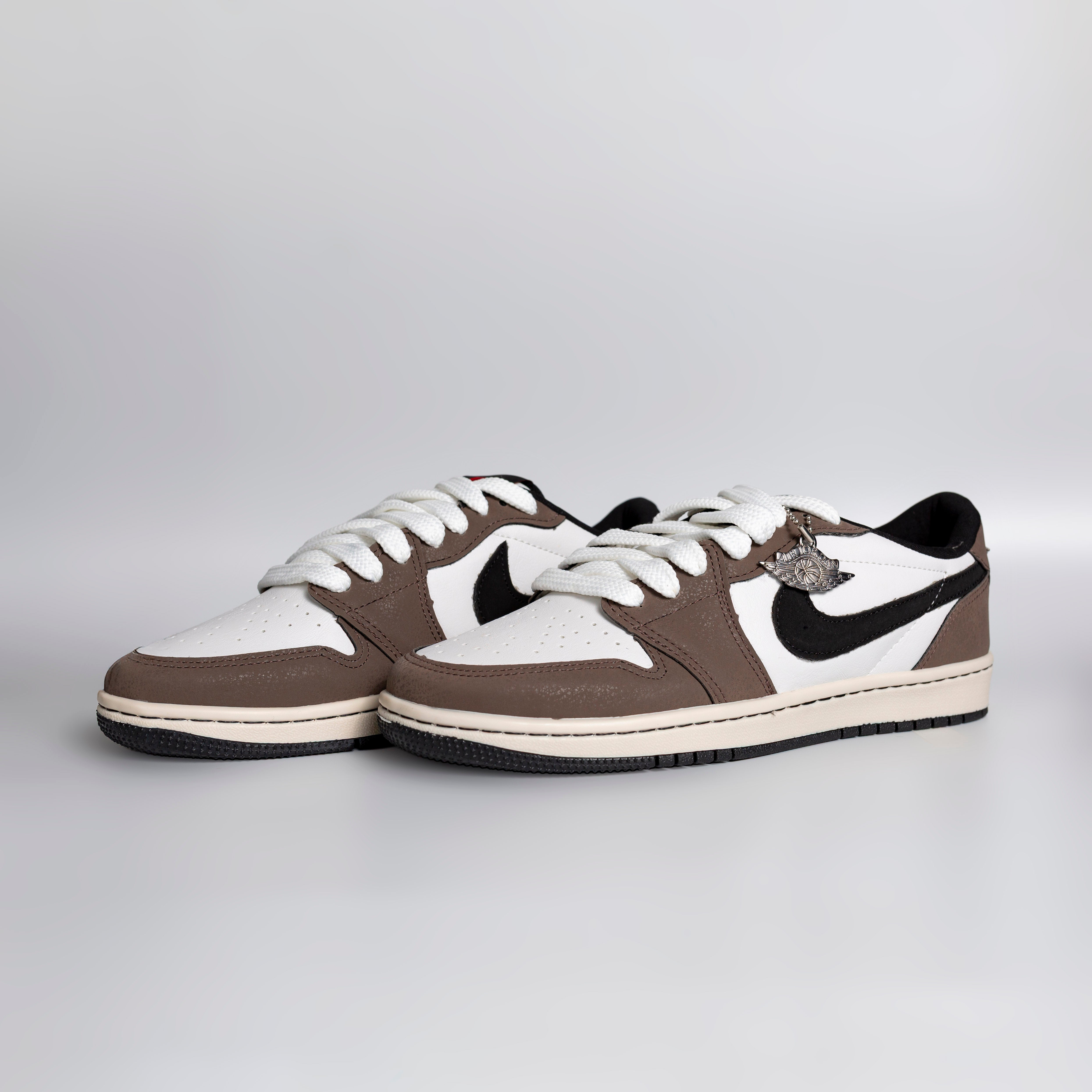 NK Air Jordan Low Storm (Edição limitada)