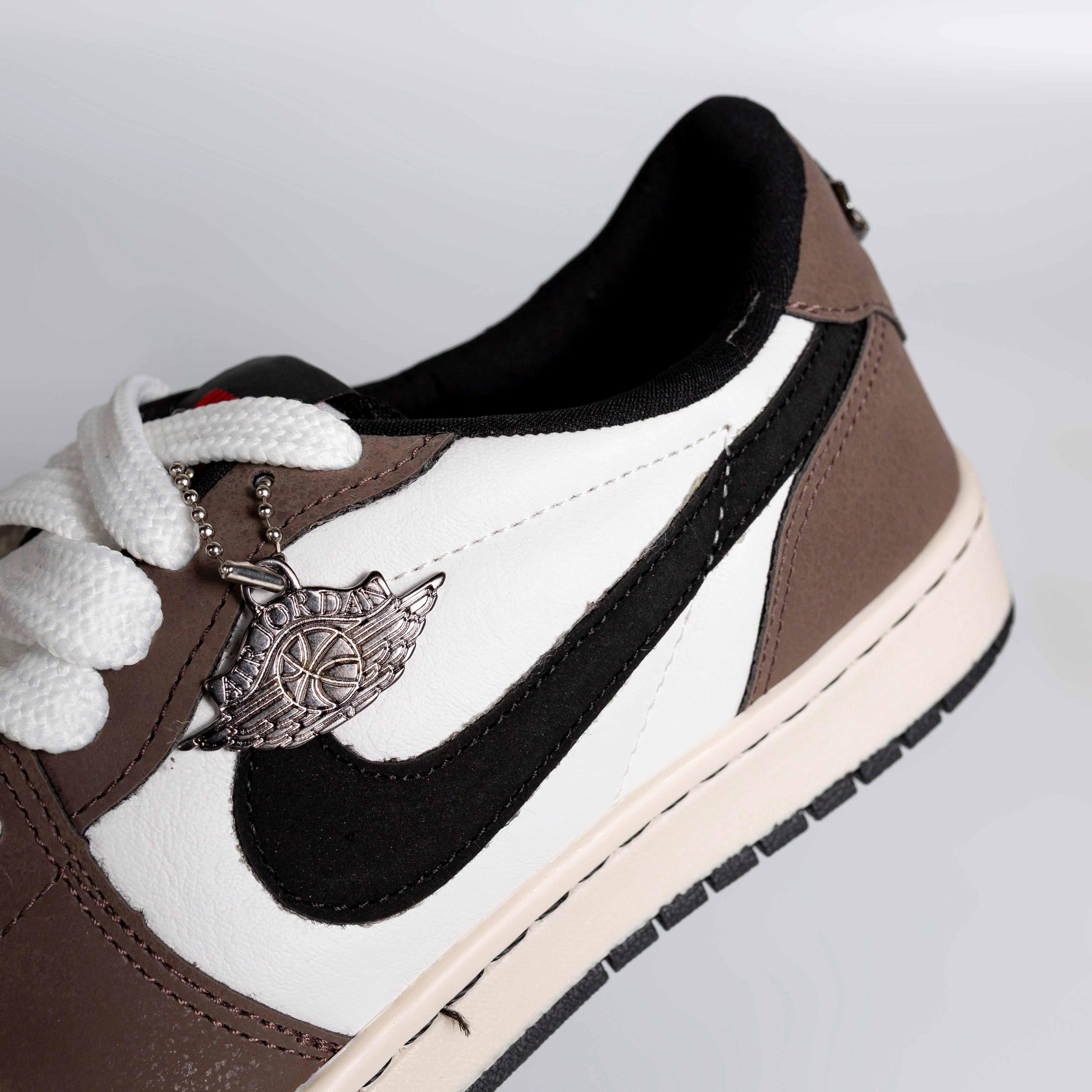 NK Air Jordan Low Storm (Edição limitada)