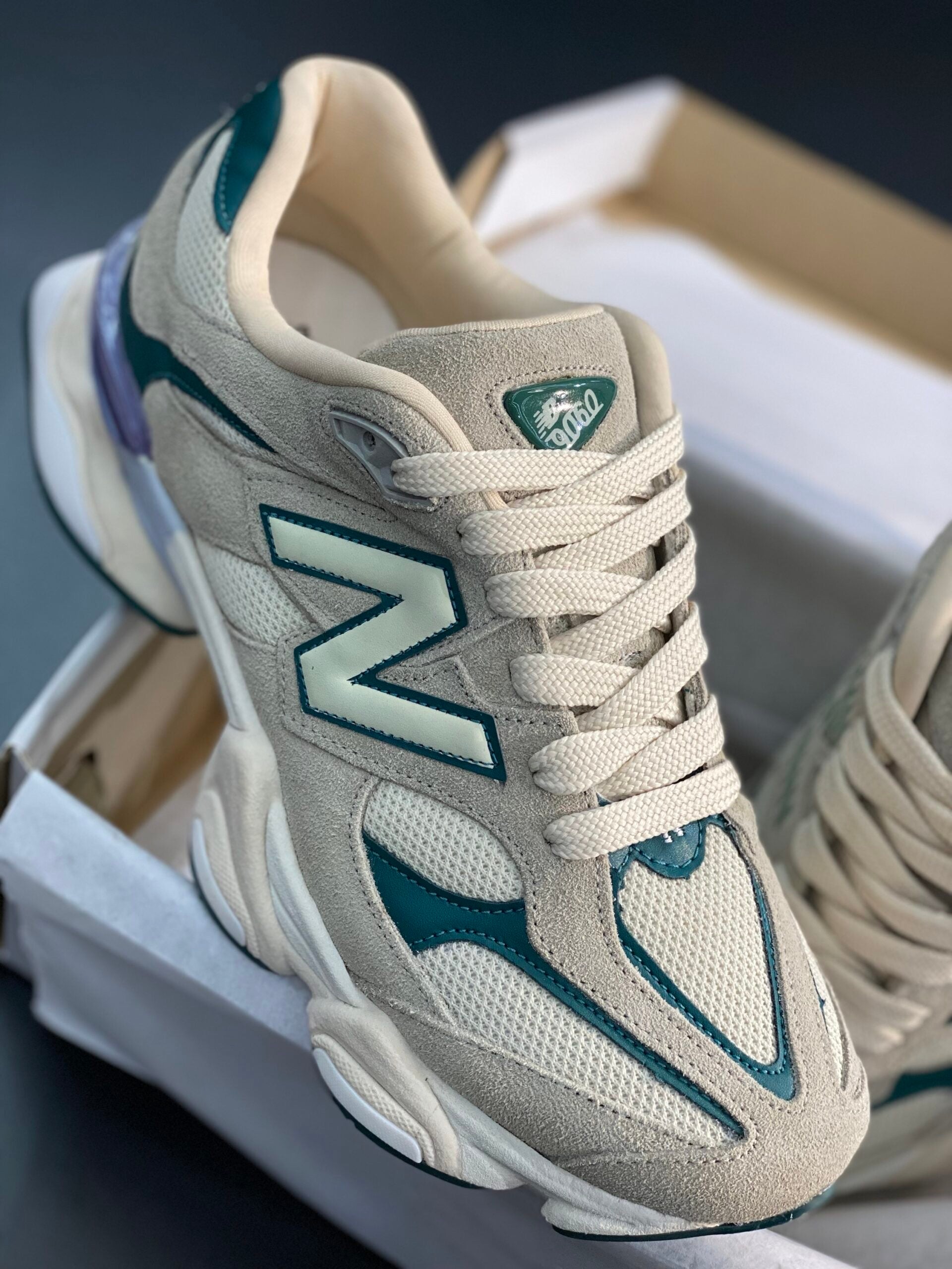 NB 9060 GREEN CREAM