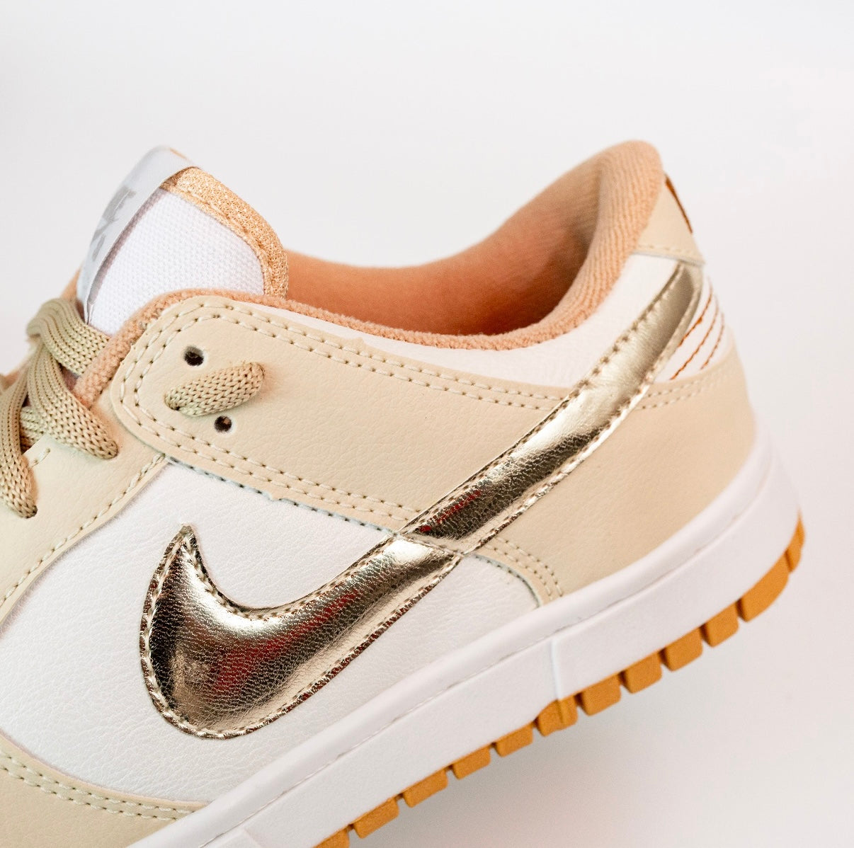 DK Low | Gold