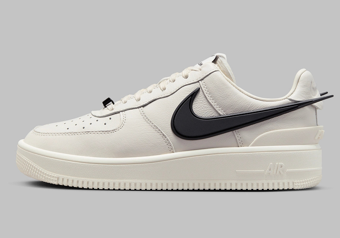 AF1  Ambush  Branco/Preto