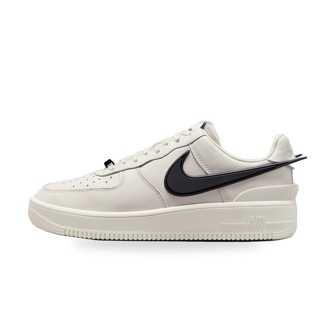 AF1  Ambush  Branco/Preto — imagem principal Mandela